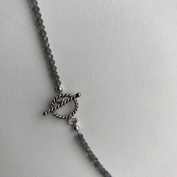 Labradorite and sterling silver cross necklace - Picture 4 of 5